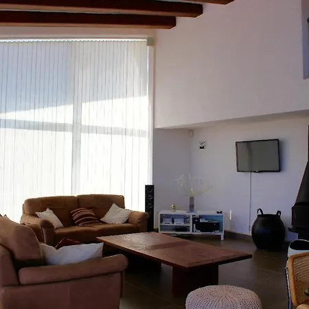 Las Colinas فيلة